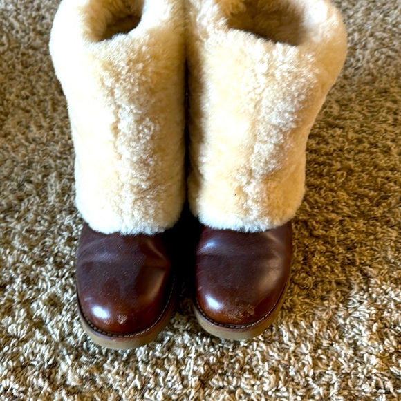 Beautiful fur Uggs with leather bottom!! - Picture 1 of 4